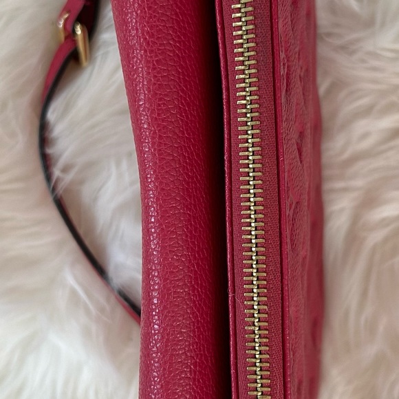 COPY - ❤️ Louis Vuitton Twice Monogram Empreinte crossbody in Dahlia - Picture 2 of 13